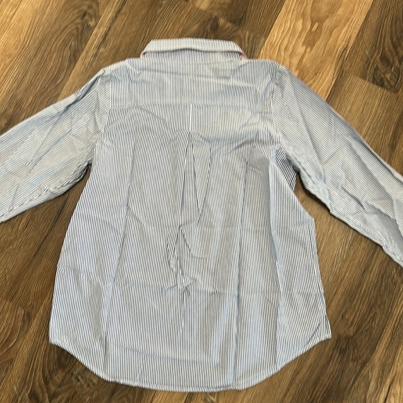 Vineyard Vines Girls White Oxford striped blue/white Popover
Button up sz 14 - Picture 11 of 14